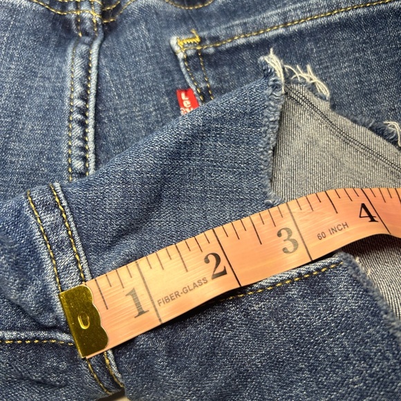 Levi’s 711 skinny shorts - Picture 4 of 6